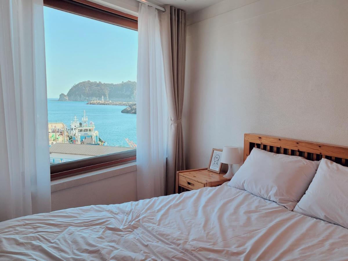 Seogwiporto Villa Exterior photo