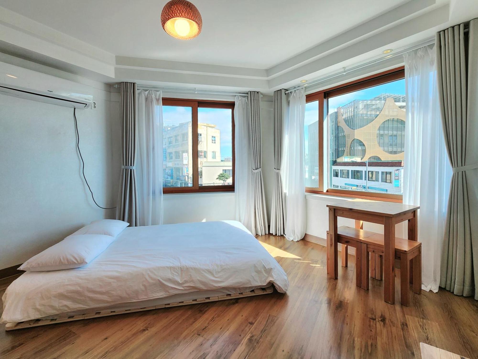 Seogwiporto Villa Exterior photo