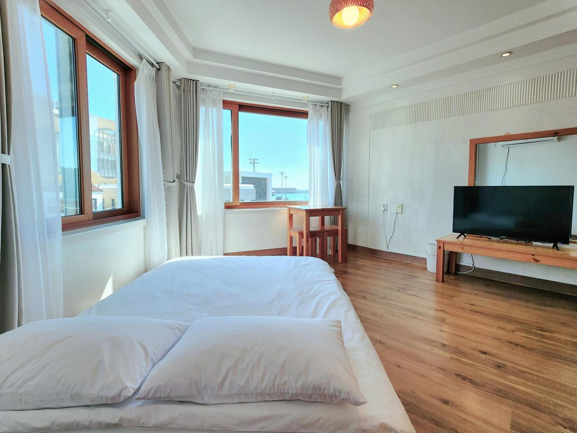 Seogwiporto Villa Exterior photo